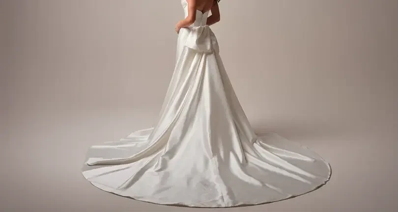 Detachable train by Maggie Sottero